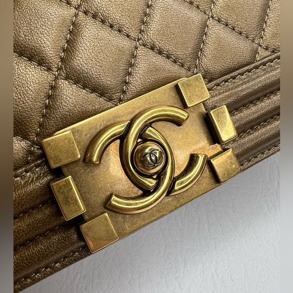 Chanel large maxi metallic bronze quilted boy flap bag - Picture 10 of 15